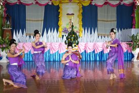 รำเอิ้นขวัญโรงเรียนโรซาริโอวิทยา